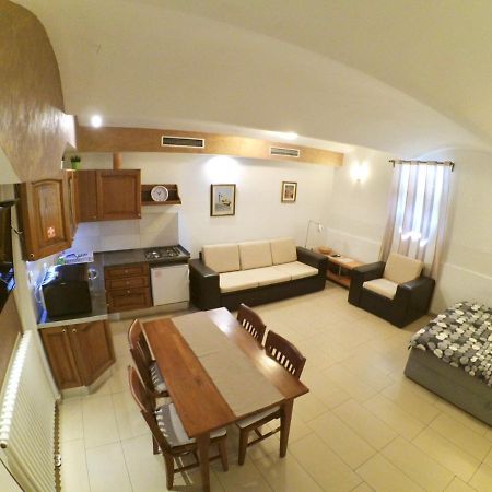 Carla Studio Apartment Загреб Экстерьер фото